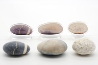 海辺の石のアクリルスタンド