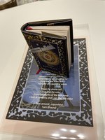 赤い目玉のアザレア