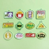ニセ販促シールアクリルキーホルダー